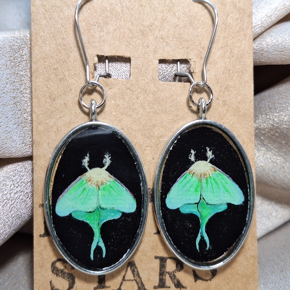 Hand painted earrings - Picture 2 of 3